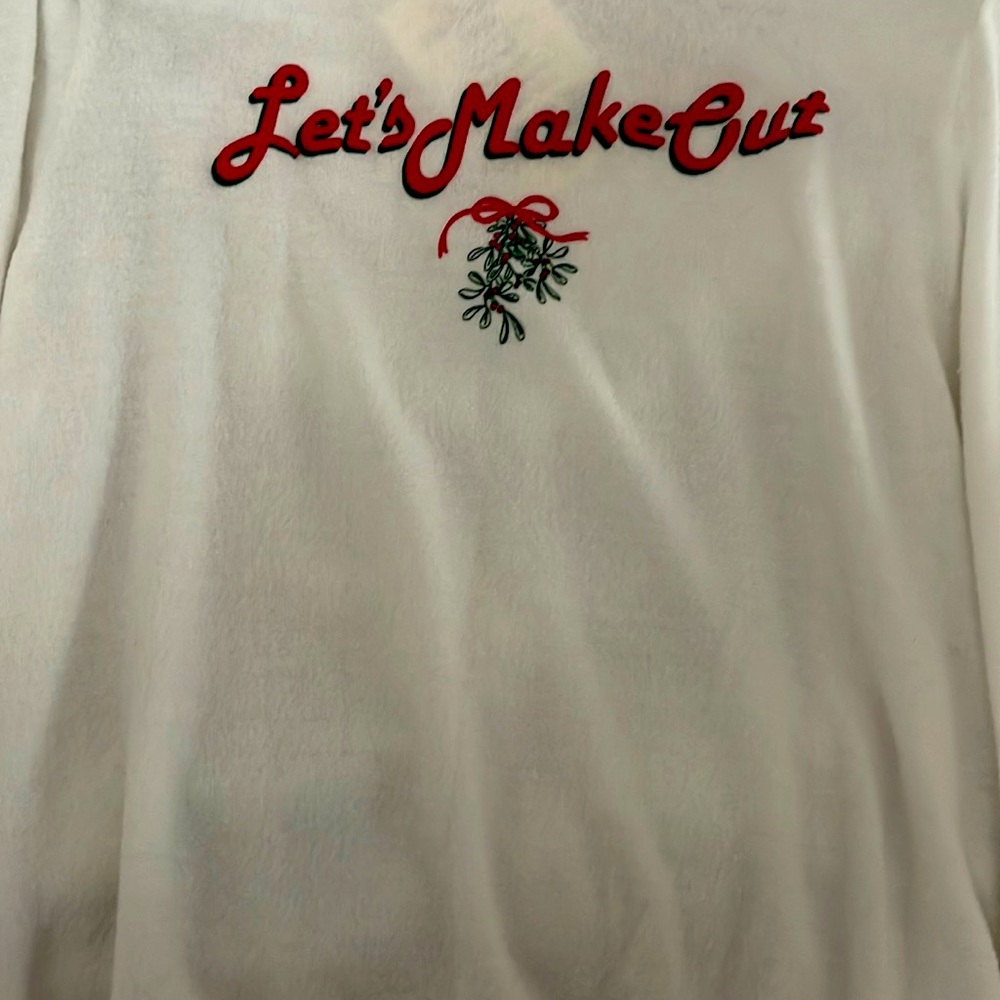 Let’s make out ! Wild fox sweatshirt